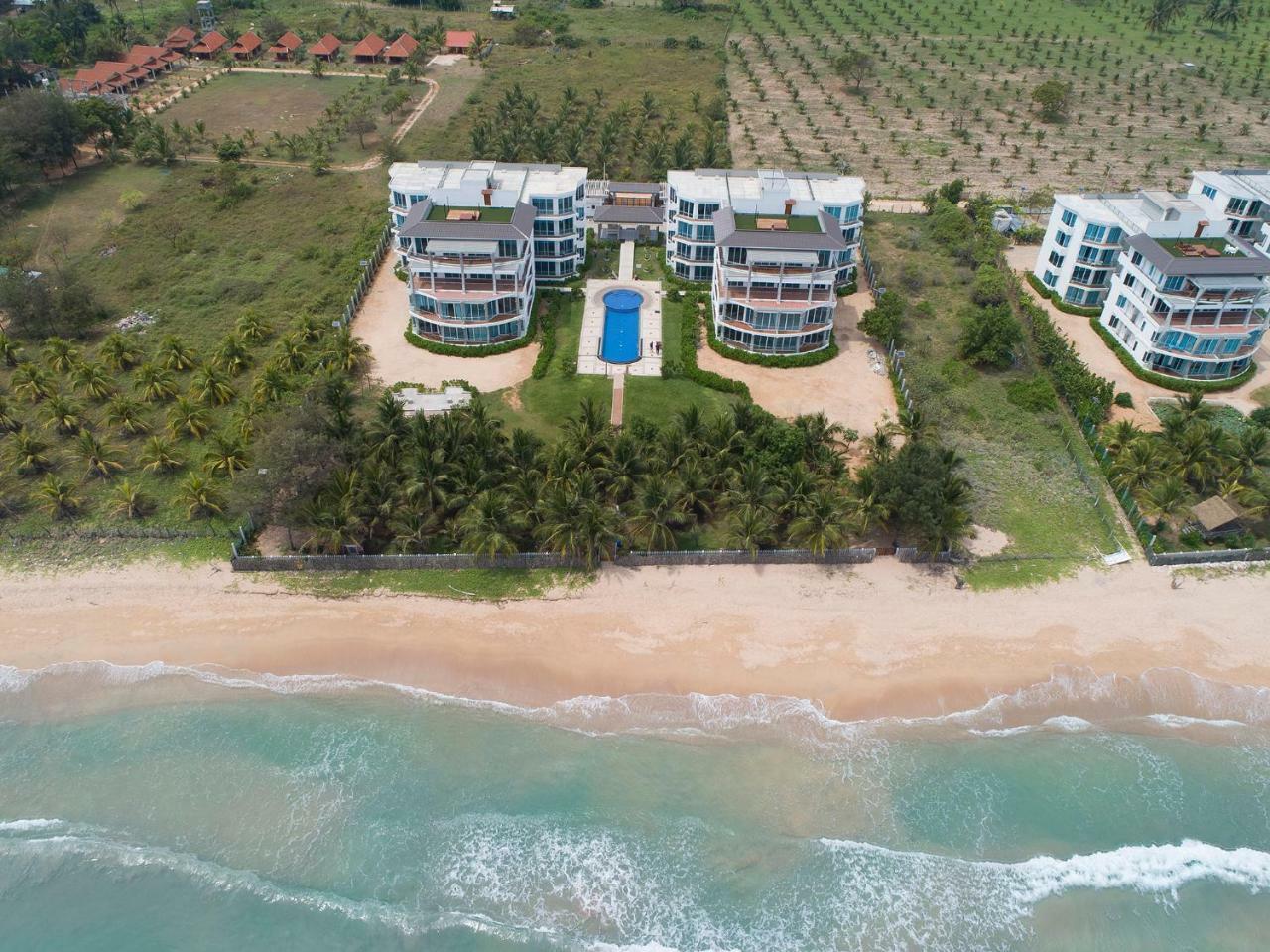 Casamia Oceanfront Condos Нилавели Экстерьер фото